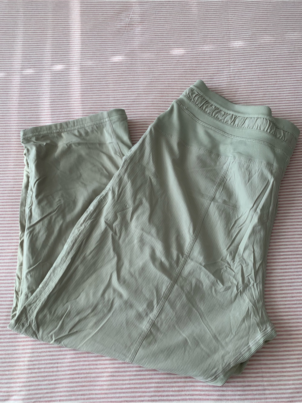 Lululemon cargo pant lined size 14 cropped - Picture 7 of 7